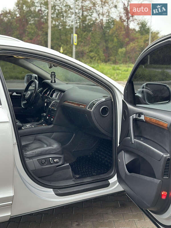 Позашляховик / Кросовер Audi Q7 2014 в Львові