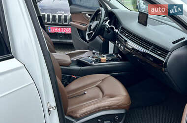 Внедорожник / Кроссовер Audi Q7 2015 в 