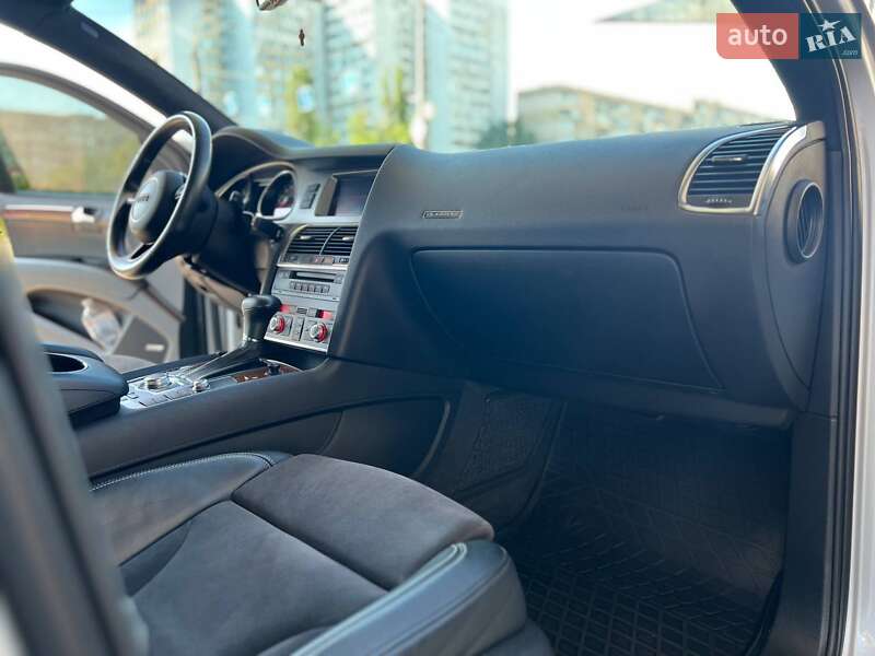 Внедорожник / Кроссовер Audi Q7 2009 в Одессе