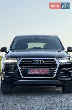Внедорожник / Кроссовер Audi Q7 2018 в 