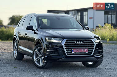 Внедорожник / Кроссовер Audi Q7 2018 в 