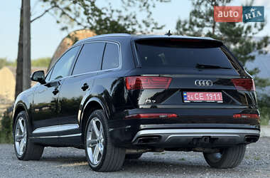 Внедорожник / Кроссовер Audi Q7 2018 в 