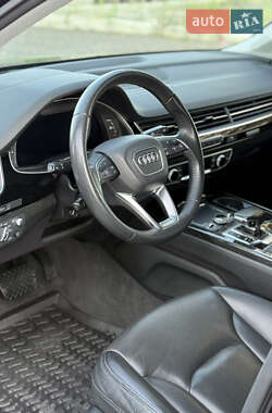 Внедорожник / Кроссовер Audi Q7 2018 в 