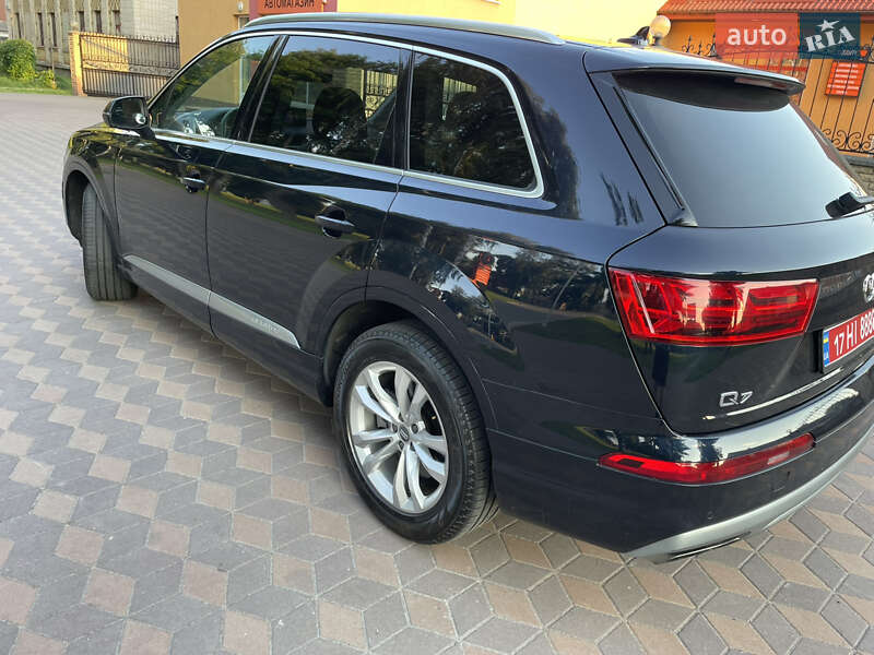 Внедорожник / Кроссовер Audi Q7 2016 в Лубнах