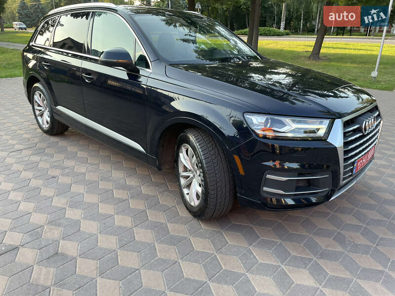 Внедорожник / Кроссовер Audi Q7 2016 в Лубнах