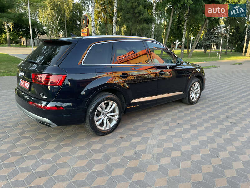 Внедорожник / Кроссовер Audi Q7 2016 в Лубнах