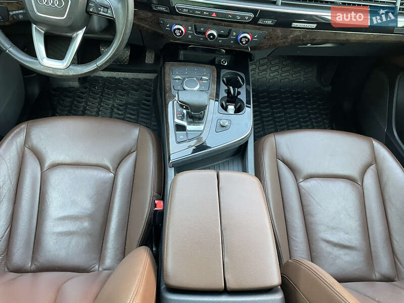 Внедорожник / Кроссовер Audi Q7 2016 в Лубнах