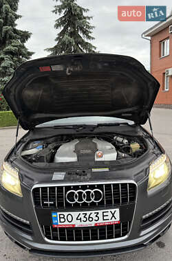 Позашляховик / Кросовер Audi Q7 2013 в 
