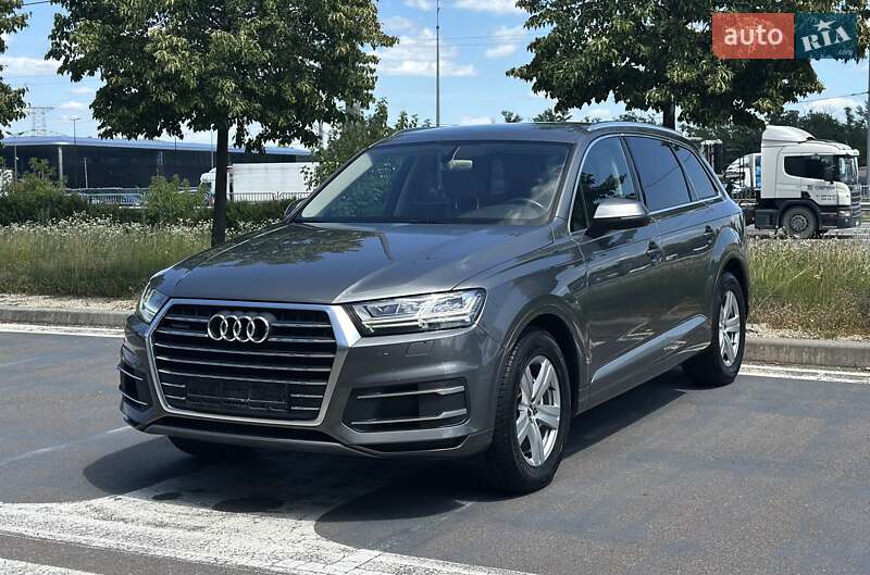 Внедорожник / Кроссовер Audi Q7 2015 в Киеве