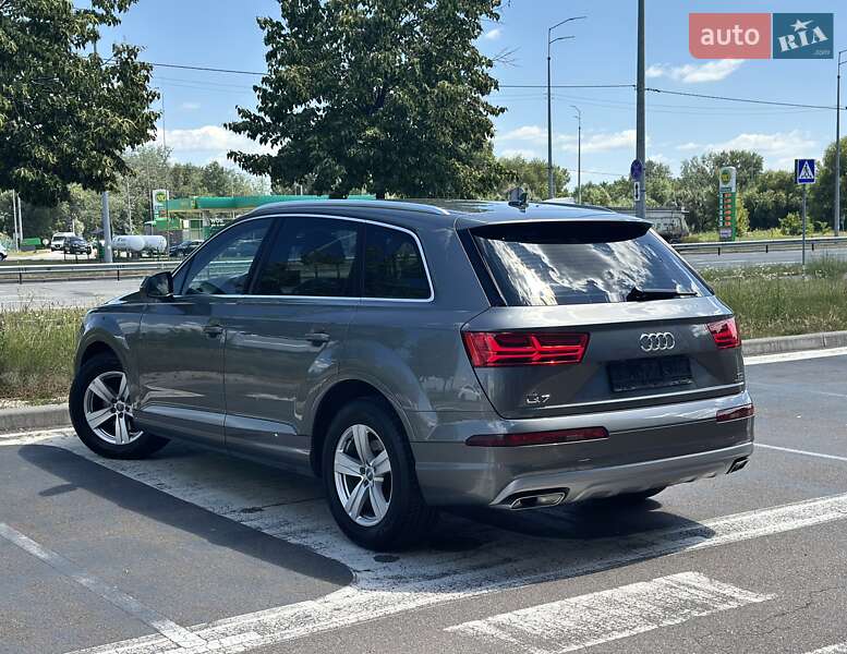 Внедорожник / Кроссовер Audi Q7 2015 в Киеве