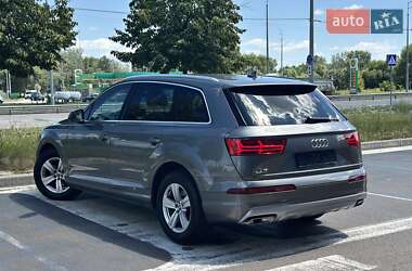 Внедорожник / Кроссовер Audi Q7 2015 в 