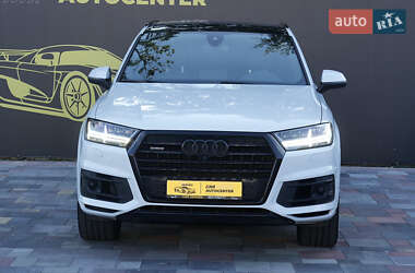 Внедорожник / Кроссовер Audi Q7 2017 в 