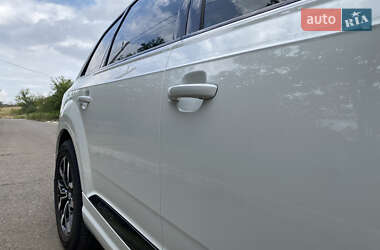 Внедорожник / Кроссовер Audi Q7 2017 в 