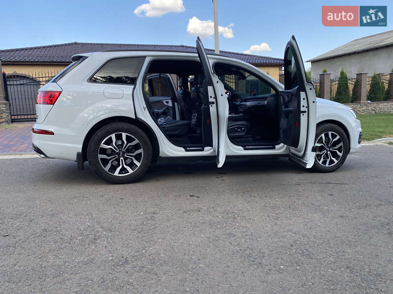 Внедорожник / Кроссовер Audi Q7 2017 в Одессе