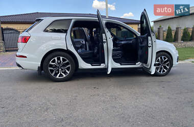 Внедорожник / Кроссовер Audi Q7 2017 в 
