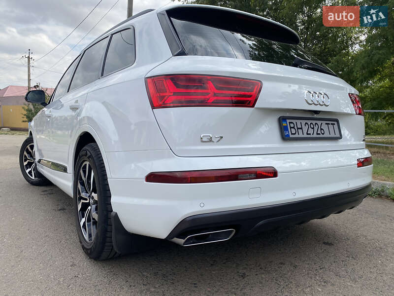 Внедорожник / Кроссовер Audi Q7 2017 в Одессе