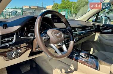 Внедорожник / Кроссовер Audi Q7 2017 в 