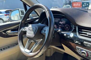 Внедорожник / Кроссовер Audi Q7 2017 в 