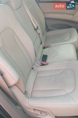 Внедорожник / Кроссовер Audi Q7 2012 в 