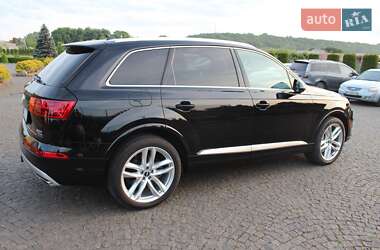 Позашляховик / Кросовер Audi Q7 2016 в 