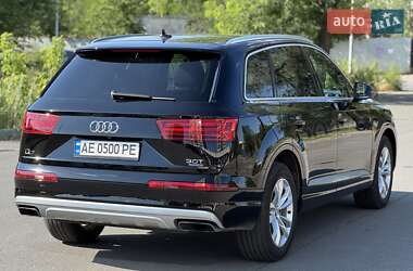 Позашляховик / Кросовер Audi Q7 2016 в 