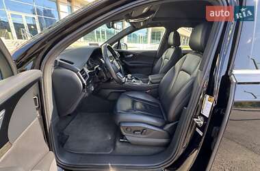 Позашляховик / Кросовер Audi Q7 2016 в 