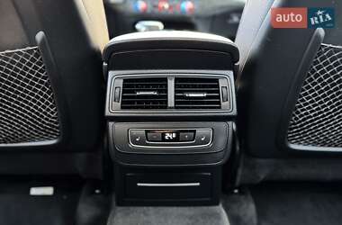 Позашляховик / Кросовер Audi Q7 2016 в 