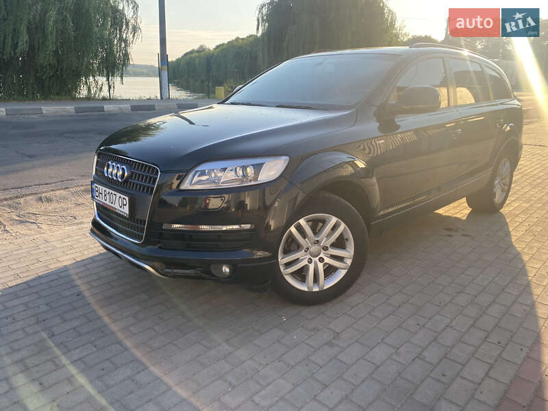 Внедорожник / Кроссовер Audi Q7 2006 в Тростянце