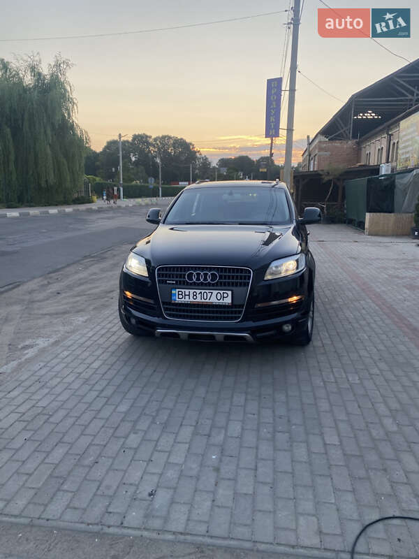 Внедорожник / Кроссовер Audi Q7 2006 в Тростянце