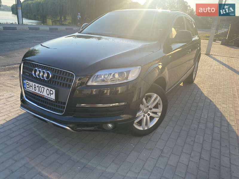 Внедорожник / Кроссовер Audi Q7 2006 в Тростянце