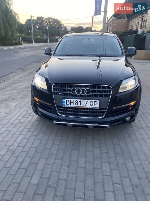 Внедорожник / Кроссовер Audi Q7 2006 в Тростянце