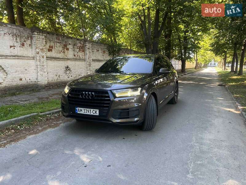 Внедорожник / Кроссовер Audi Q7 2018 в Звягеле