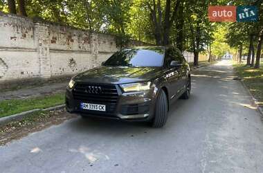 Позашляховик / Кросовер Audi Q7 2018 в 
