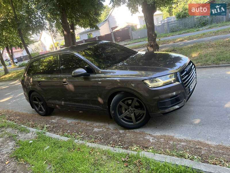 Внедорожник / Кроссовер Audi Q7 2018 в Звягеле