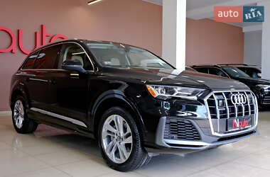 Внедорожник / Кроссовер Audi Q7 2021 в 