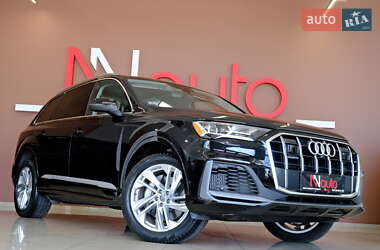 Внедорожник / Кроссовер Audi Q7 2021 в 