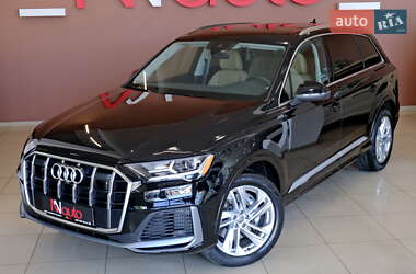Внедорожник / Кроссовер Audi Q7 2021 в 