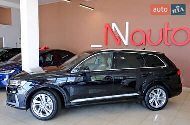 Внедорожник / Кроссовер Audi Q7 2021 в 