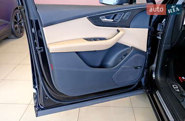 Внедорожник / Кроссовер Audi Q7 2021 в 
