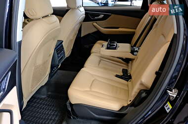 Внедорожник / Кроссовер Audi Q7 2021 в 