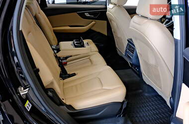 Внедорожник / Кроссовер Audi Q7 2021 в 