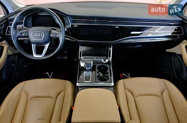 Внедорожник / Кроссовер Audi Q7 2021 в 