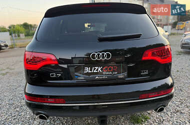 Внедорожник / Кроссовер Audi Q7 2015 в 