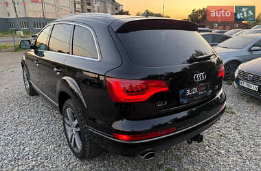 Внедорожник / Кроссовер Audi Q7 2015 в 