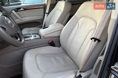 Внедорожник / Кроссовер Audi Q7 2015 в 