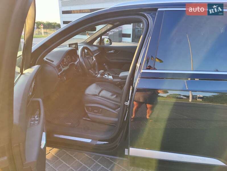 Внедорожник / Кроссовер Audi Q7 2016 в Одессе