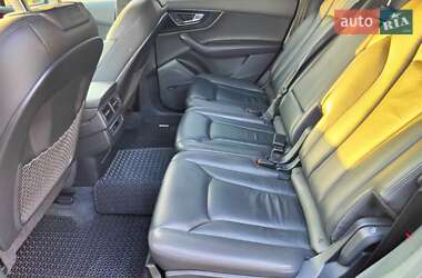 Внедорожник / Кроссовер Audi Q7 2016 в 