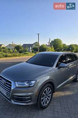 Внедорожник / Кроссовер Audi Q7 2017 в 