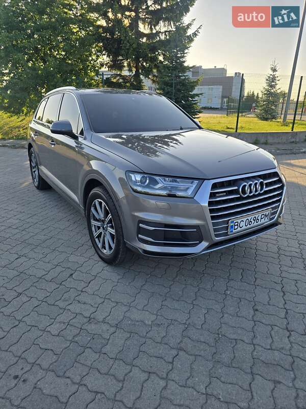Внедорожник / Кроссовер Audi Q7 2017 в Яворове