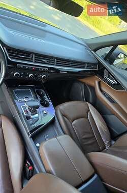 Внедорожник / Кроссовер Audi Q7 2017 в 